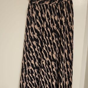 Stylish Black and Tan Skirt